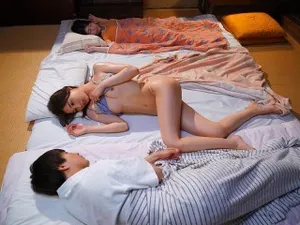 Bố chồng nữa đêm vào phòng tụt quần con dâu gạ địt